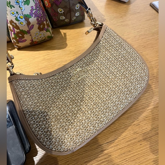 NWT Coach Outlet Teri Shoulder Bag - Picture 7 of 10